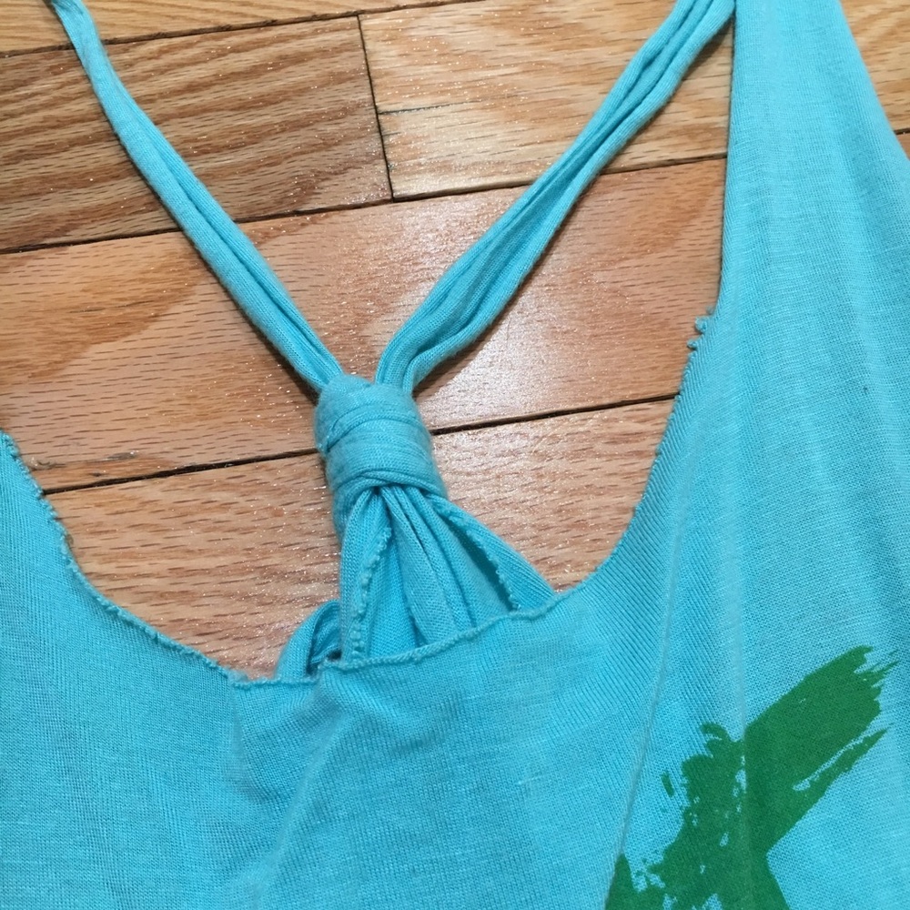 Beachy Tank - Picture 2 of 5